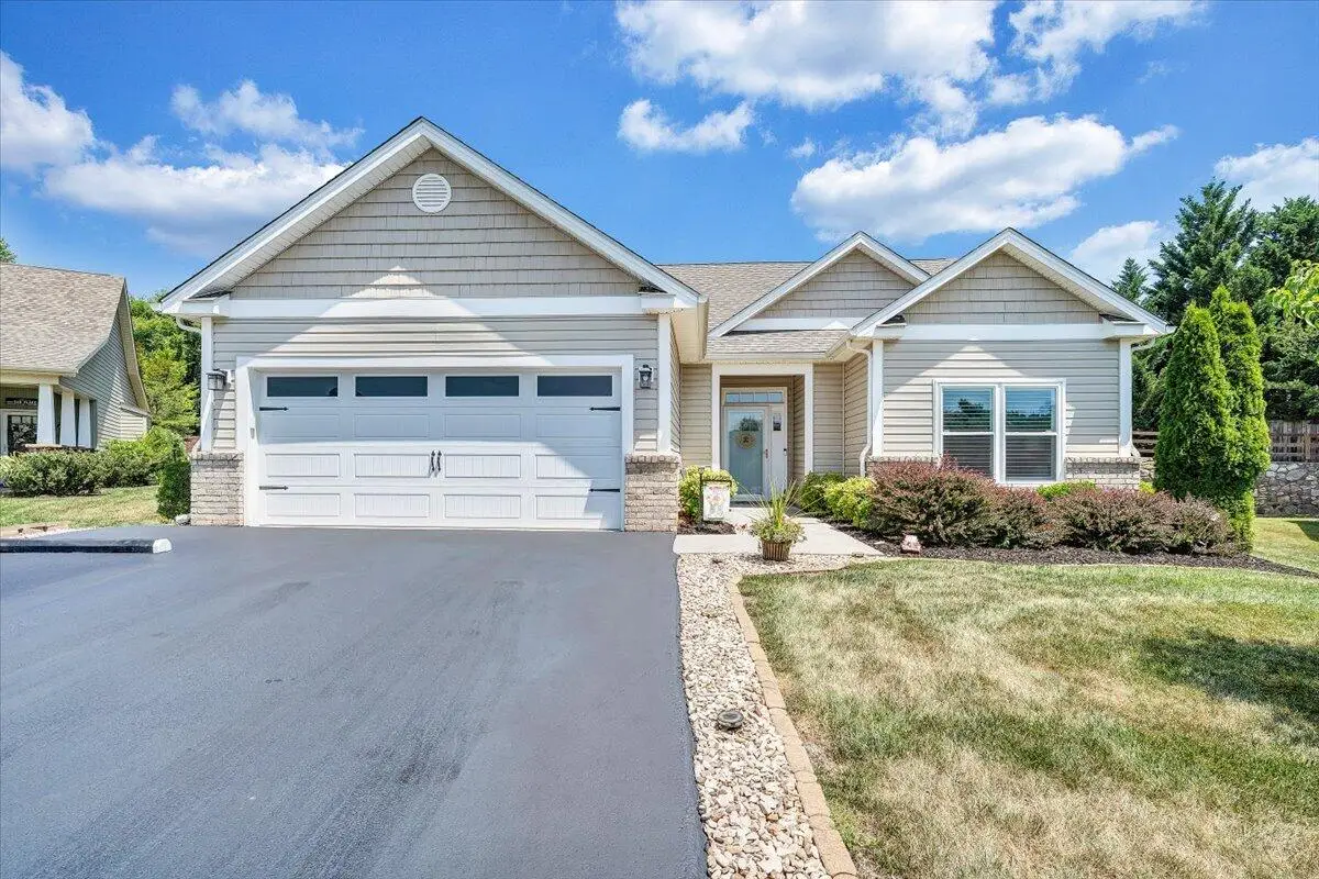2735 Cottage Rose Ln, Roanoke, VA 24012 - #1