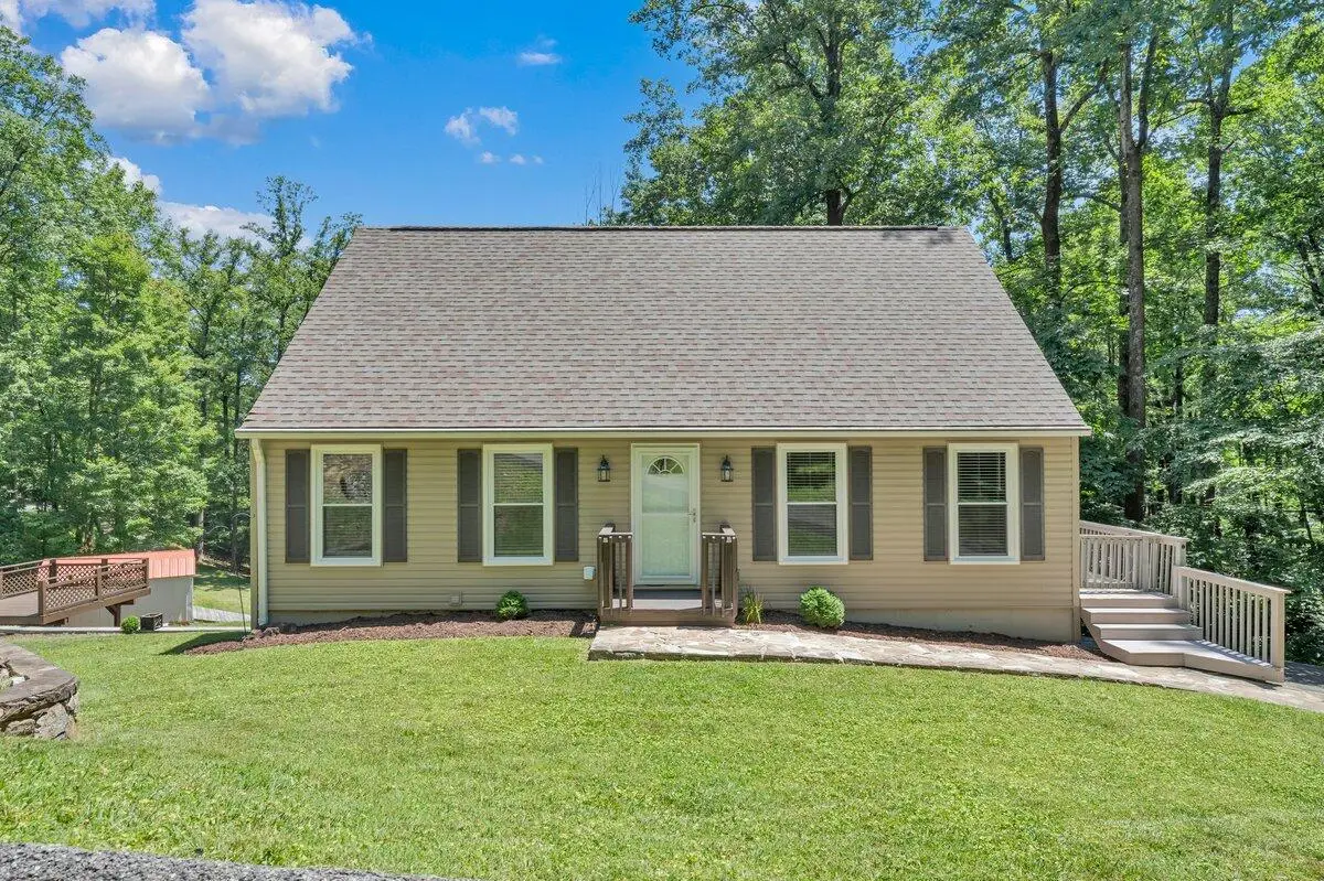 7611 Wineberry Trl, Roanoke, VA 24018 - #1