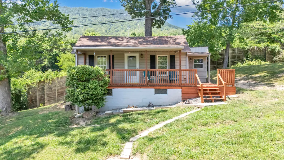 319 Bryant Rd, Roanoke, VA 24019 - #1