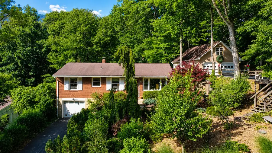 214 Heatherton Dr, Covington, VA 24426 - #2