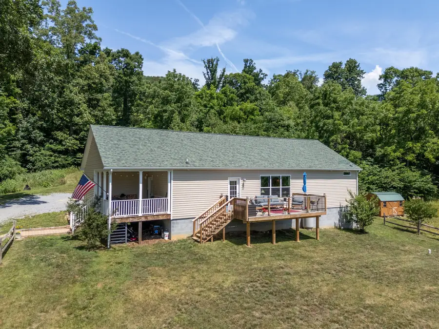 68 Paradise Ln, Troutville, VA 24175 - #2