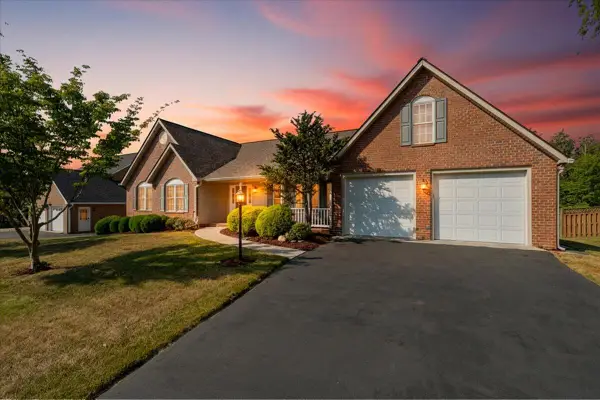 5112 Plantation Grove Ln, Roanoke, VA 24012