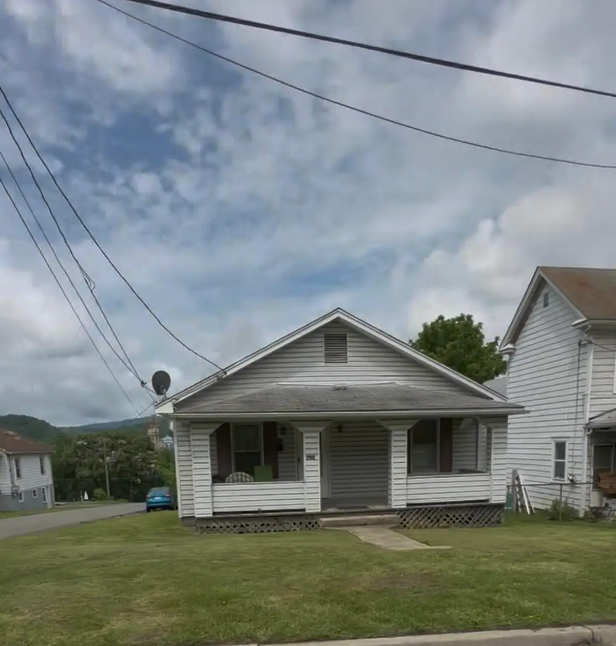 702 N Beverly Ave, Covington, VA 24426 - #1