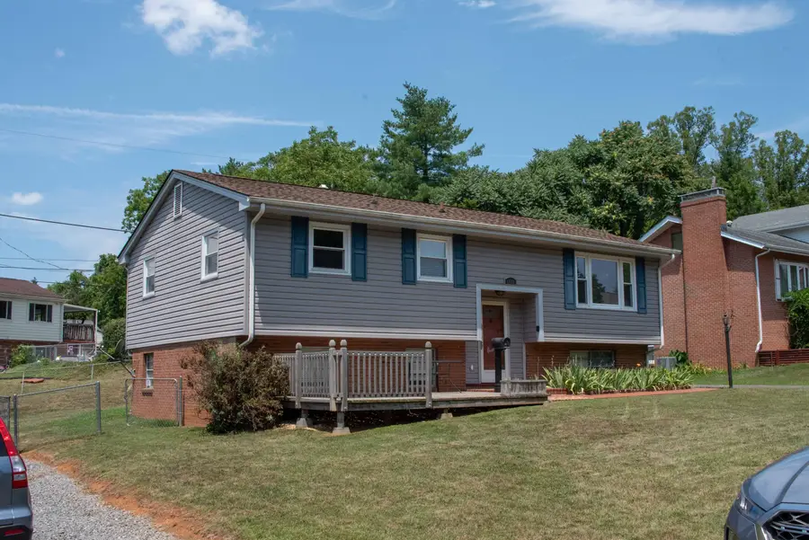 6038 Thornrose Rd, Roanoke, VA 24012 - #3