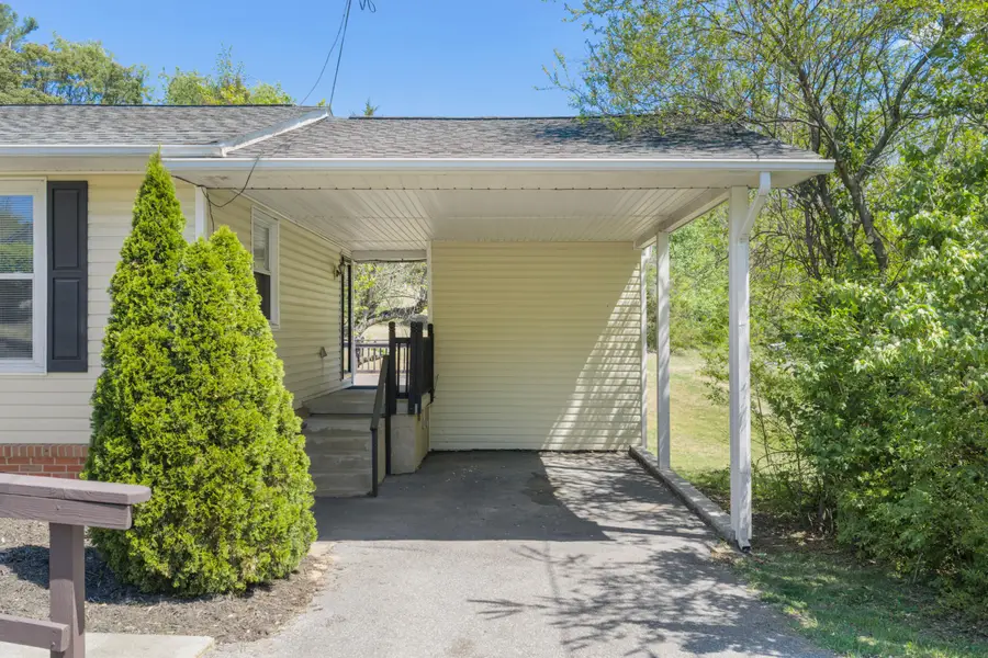 3268 Read Mountain Rd, Roanoke, VA 24019 - #3