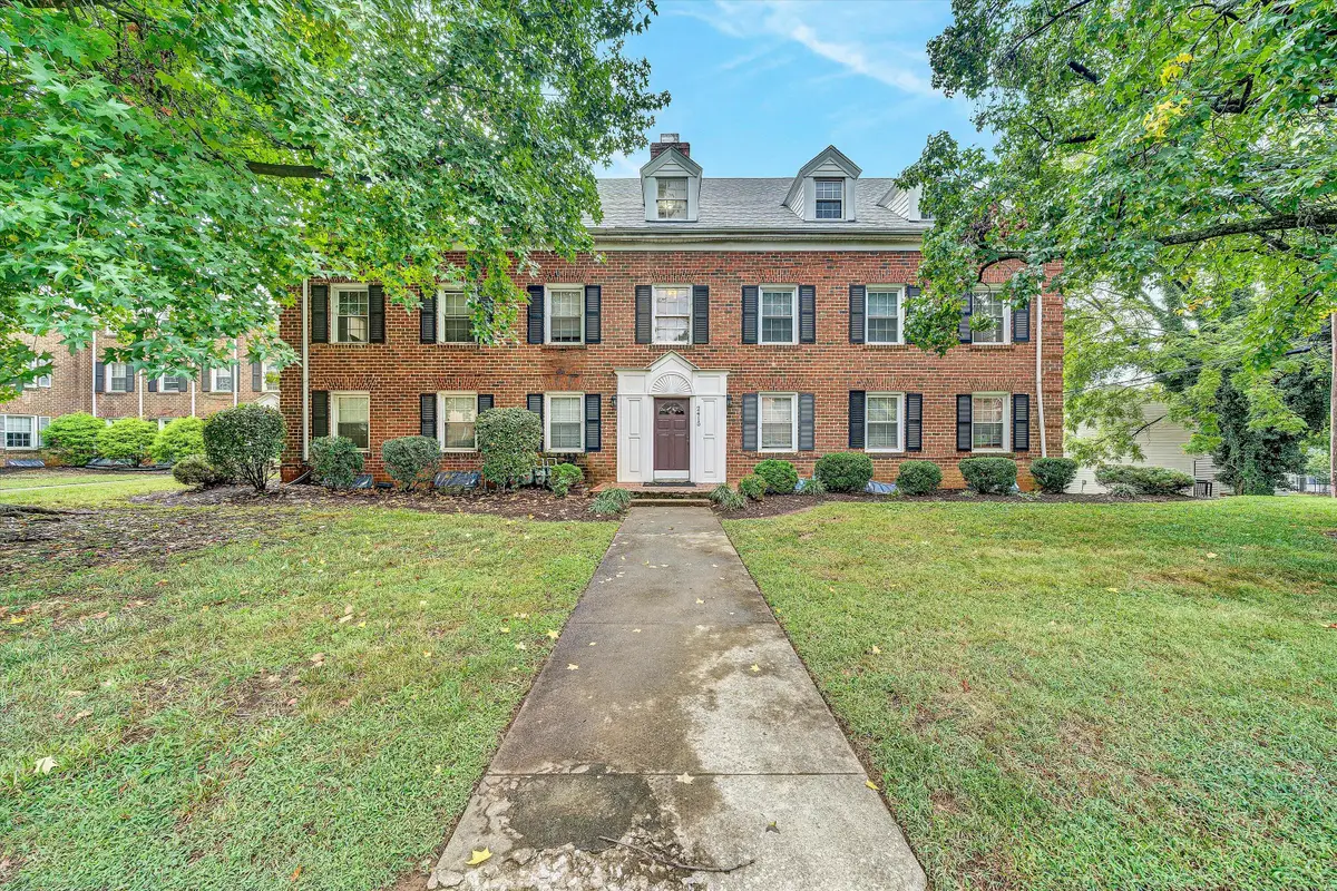 2415 Longview Ave Sw #APT 2, Roanoke, VA 24014 - #1