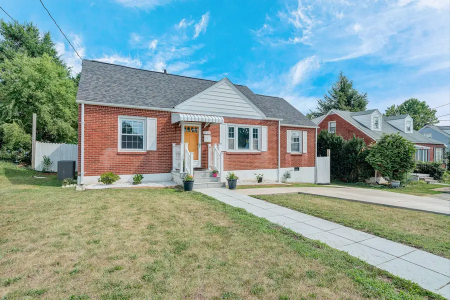 2425 Edinburgh Dr Nw, Roanoke, VA 24012 - #2