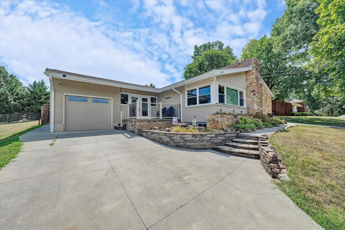 7015 Greenway Dr, Roanoke, VA 24019 - #1
