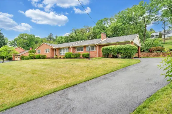 5105 Medmont Cir Sw, Roanoke, VA 24018
