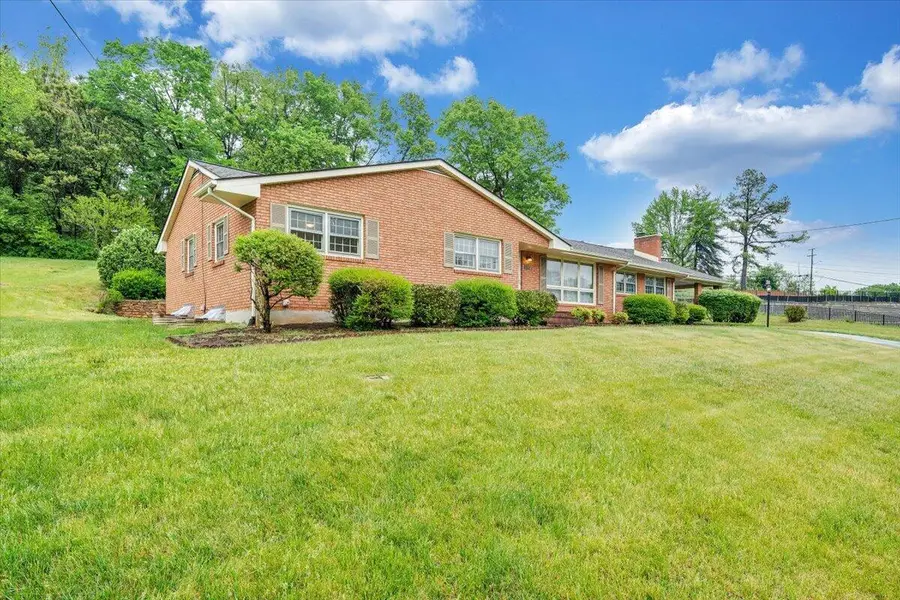 5105 Medmont Cir Sw, Roanoke, VA 24018 - #2