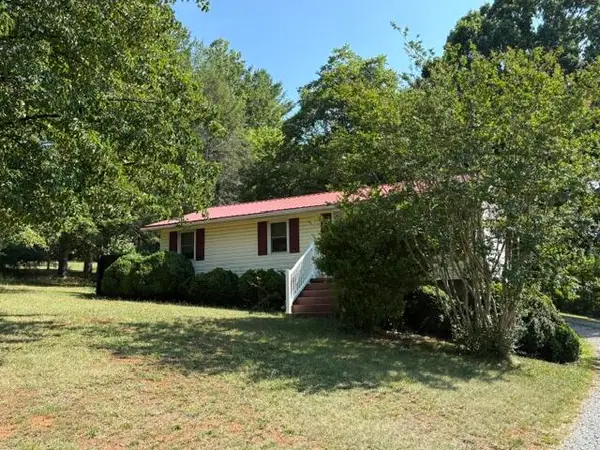 1135 Taylor Mountain Rd, Thaxton, VA 24174