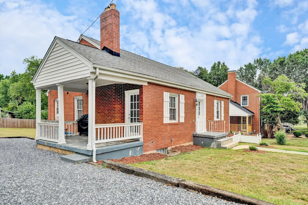 2604 Vancouver Dr Nw, Roanoke, VA 24012 - #1
