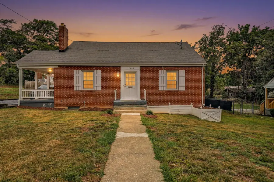 2604 Vancouver Dr Nw, Roanoke, VA 24012 - #2