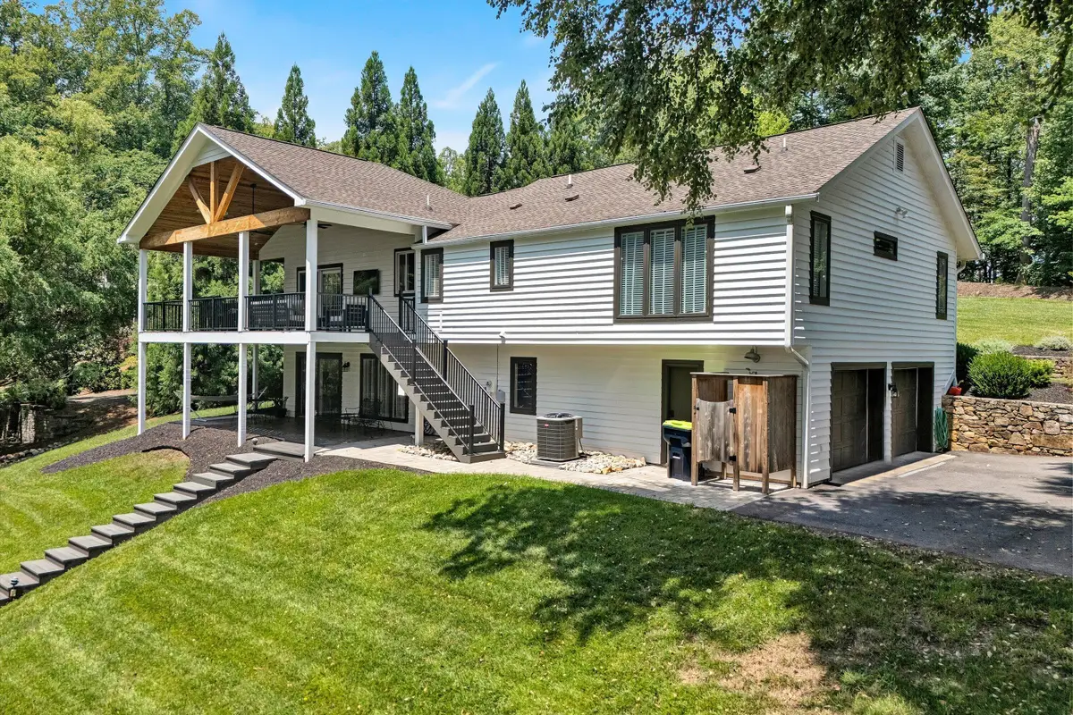 190 Upland Shores Dr, Penhook, VA 24137 - #1