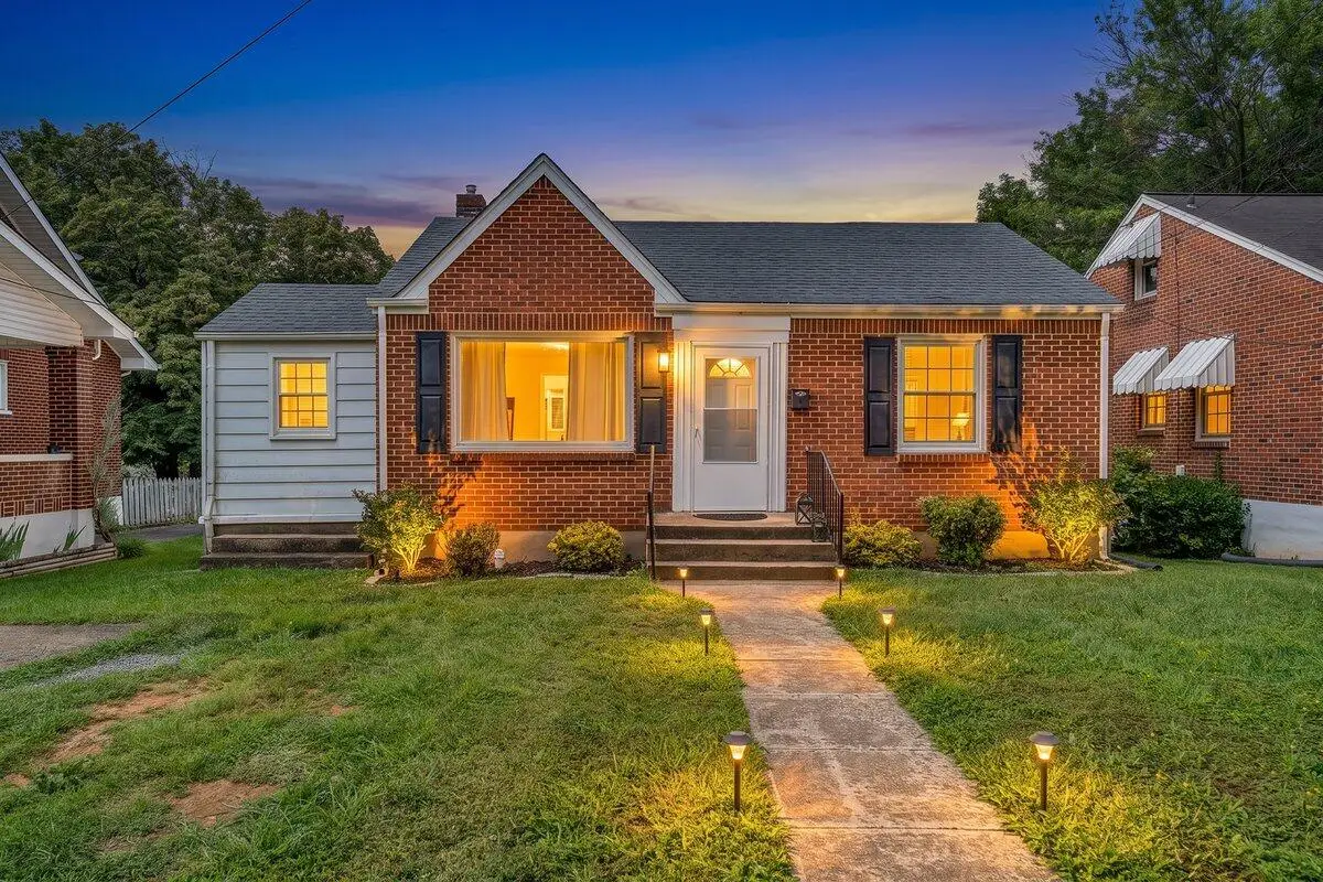3302 Collingwood St Ne, Roanoke, VA 24012 - #1
