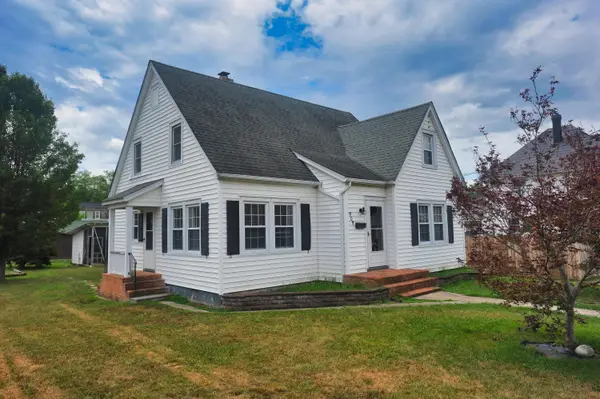 909 Acacia Ave, Clifton Forge, VA 24422