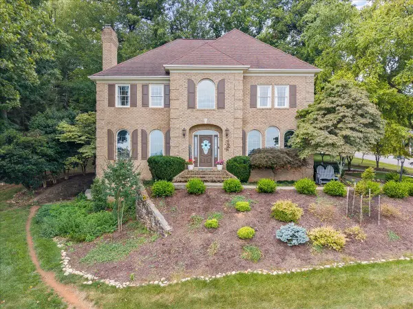 6306 Midsummer Ln, Roanoke, VA 24018