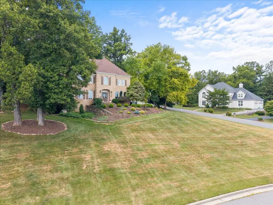 6306 Midsummer Ln, Roanoke, VA 24018 - #2