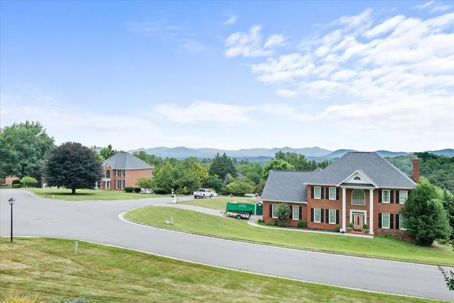 6306 Midsummer Ln, Roanoke, VA 24018 - #3