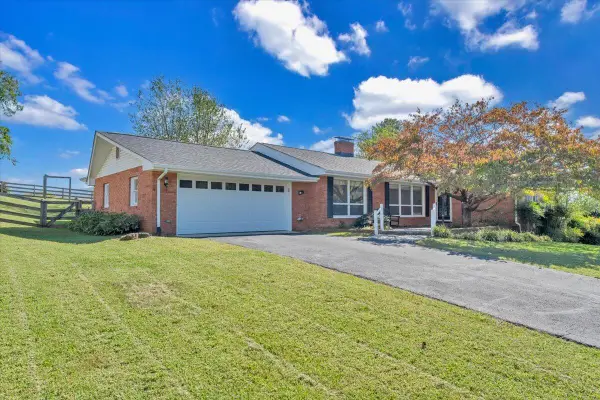 674 Azalea Rd, Daleville, VA 24083