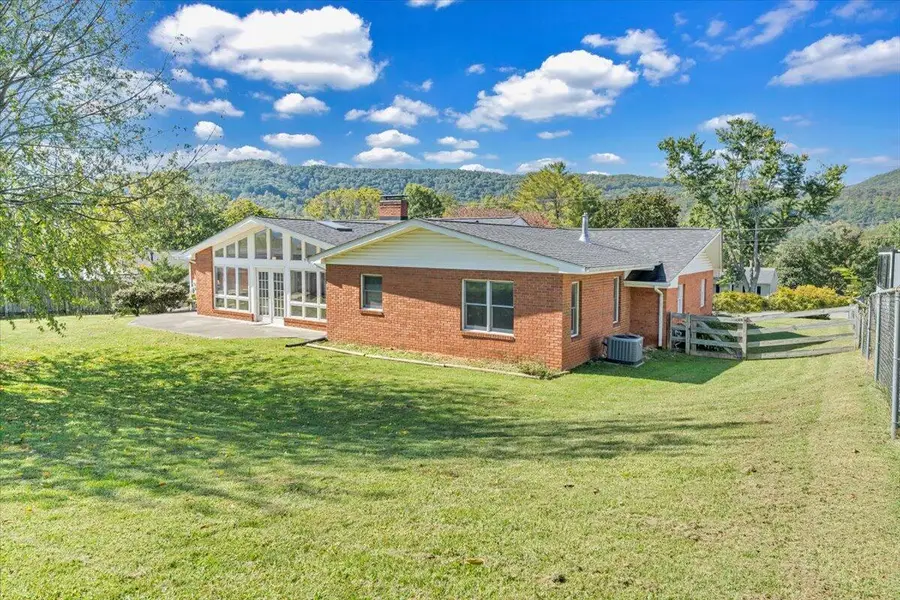 674 Azalea Rd, Daleville, VA 24083 - #3