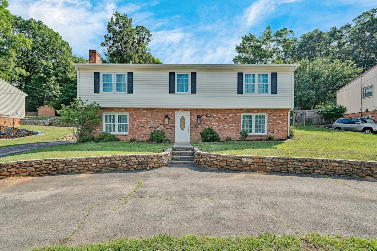 5718 Merriman Rd, Roanoke, VA 24018 - #1