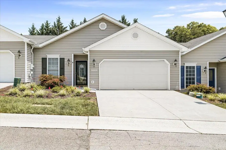 5009 Country Cottage Ln, Roanoke, VA 24018 - #2