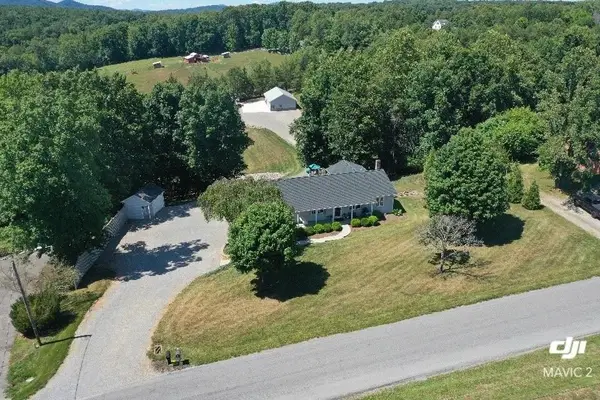 363 Farmington Rd, Hardy, VA 24101
