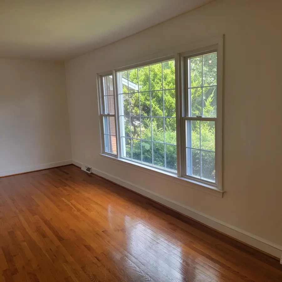 1504 Meadowview Ln, Martinsville, VA 24112 - #3