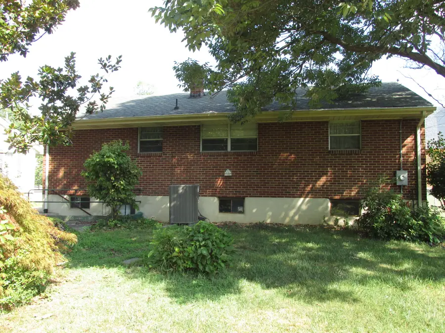 2122 Windsor Ave, Salem, VA 24153 - #3