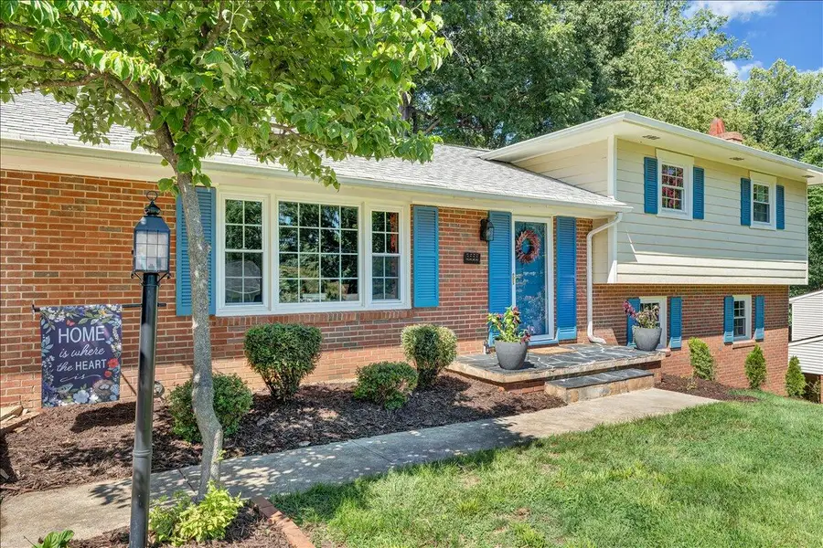 3555 Kenwick Trl, Roanoke, VA 24018 - #2