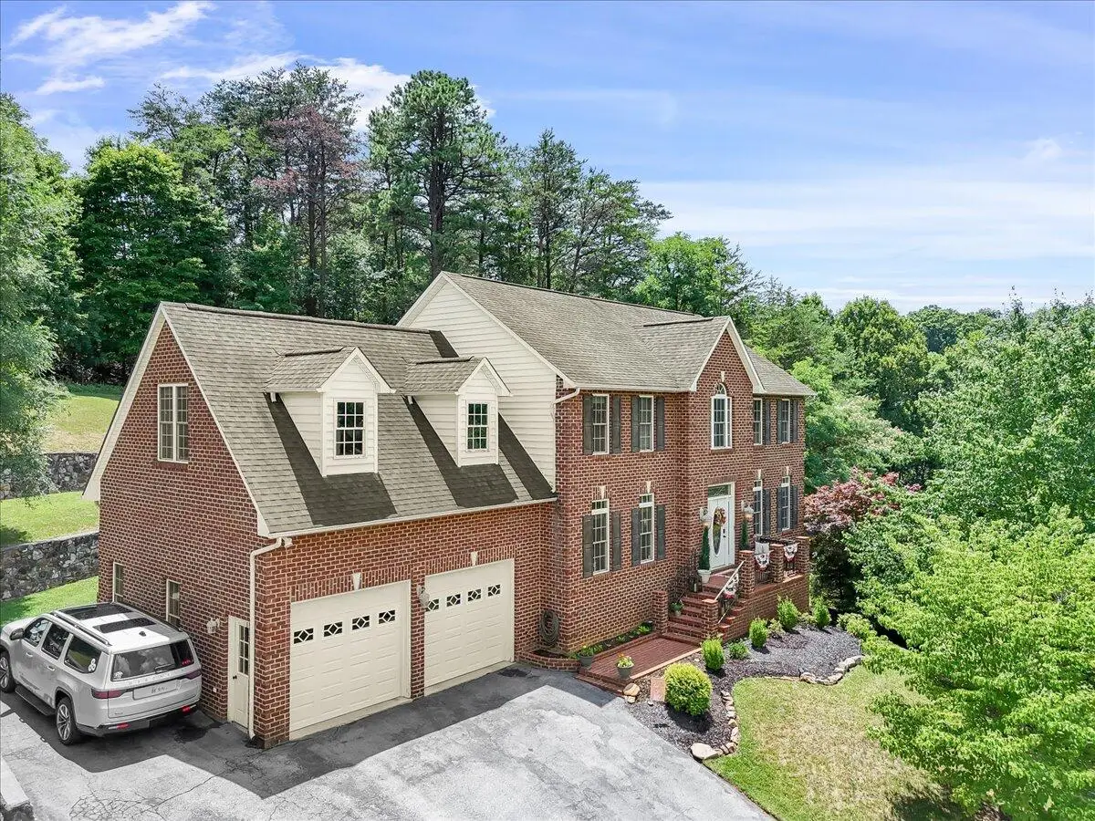 5306 Dresden Cir, Roanoke, VA 24012 - #1