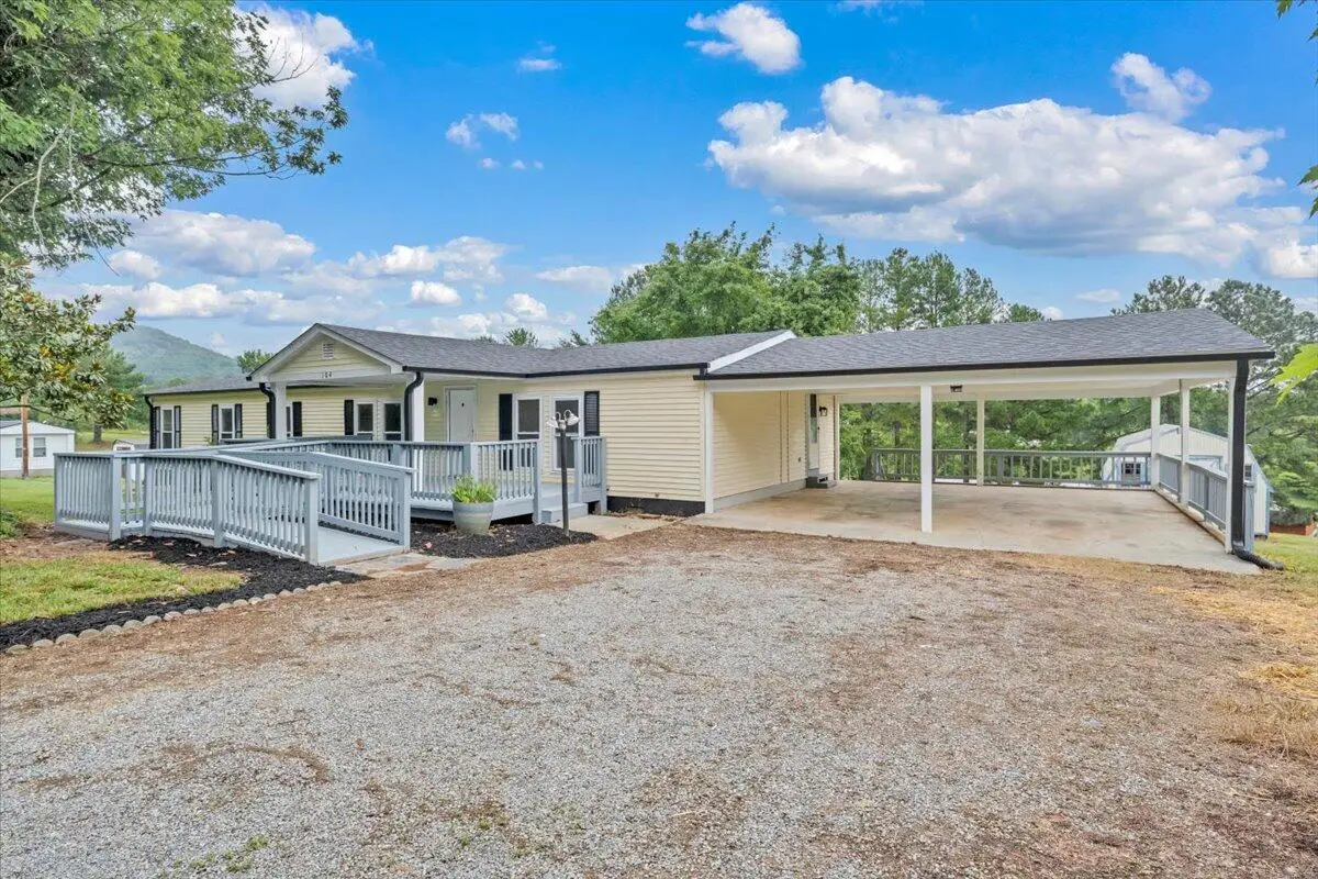 104 Fresh Meadow Ln, Vinton, VA 24179 - #1