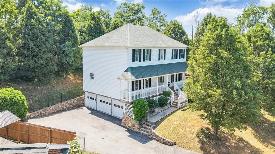706 Bradford Cir, Salem, VA 24153 - #2