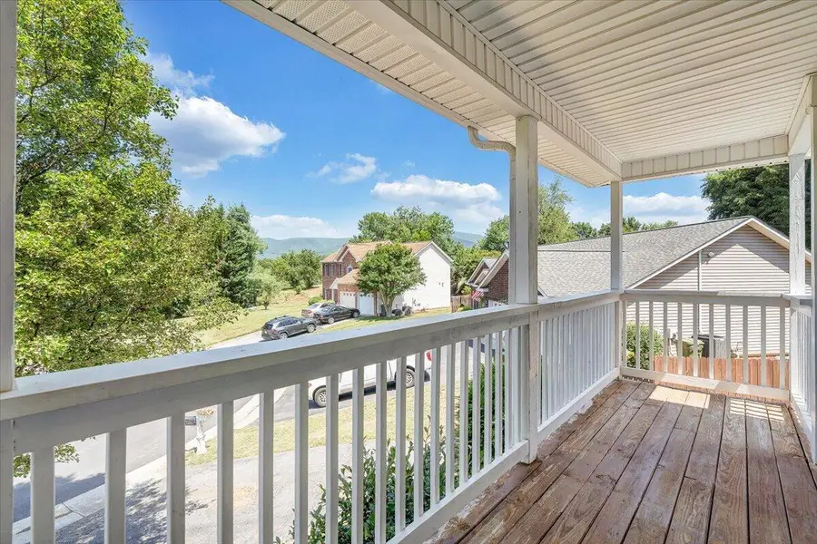 706 Bradford Cir, Salem, VA 24153 - #3