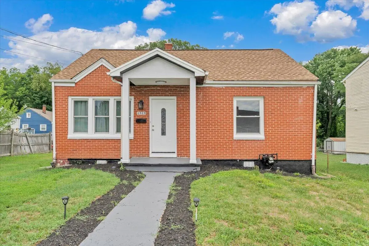 2923 Courtland Rd Nw, Roanoke, VA 24012 - #1
