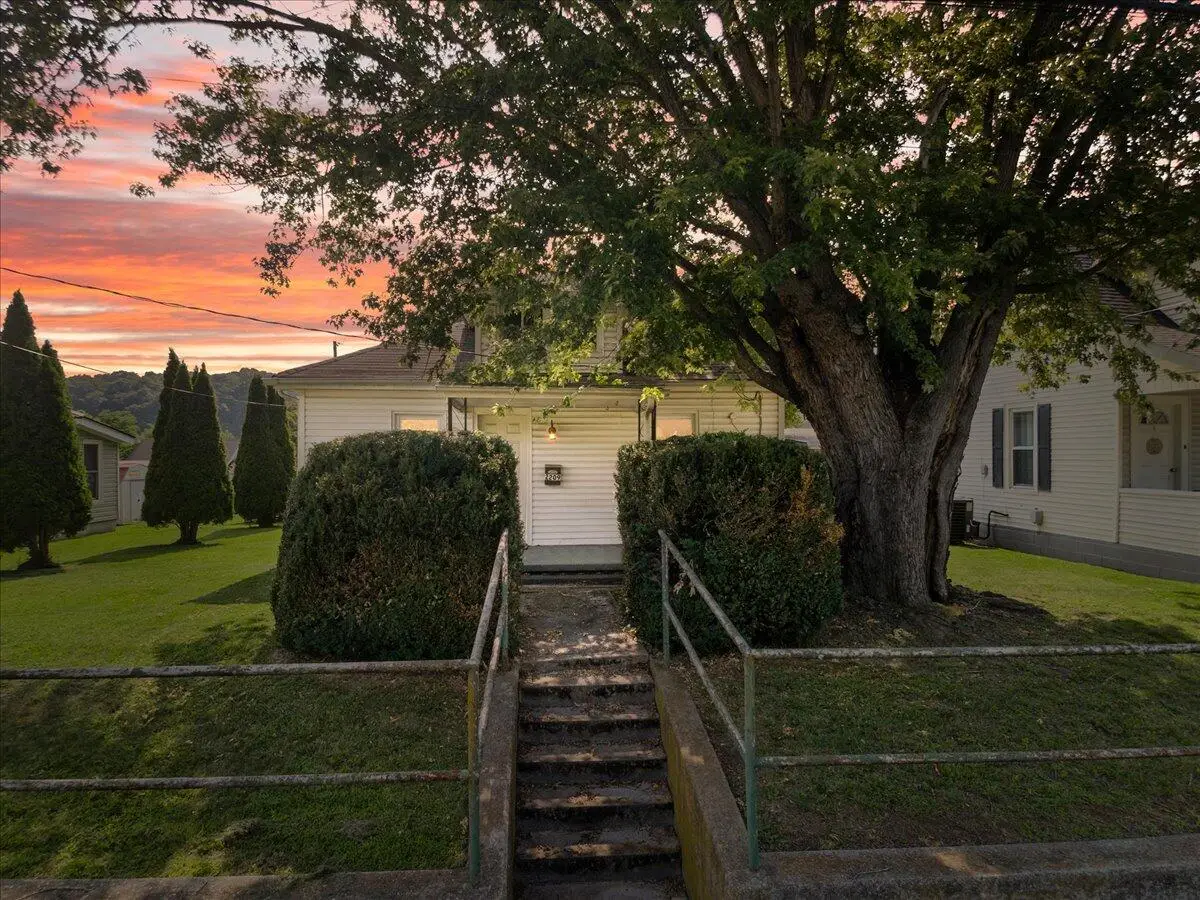 2209 W Main, Radford, VA 24141 - #1