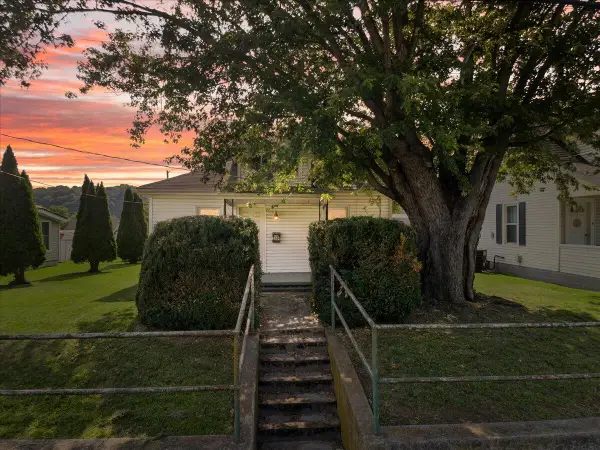 2209 W Main St, Radford, VA 24141