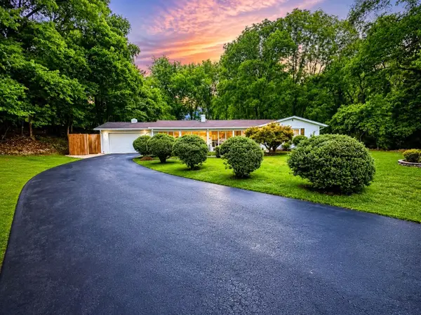 3402 S Park Cir, Roanoke, VA 24018