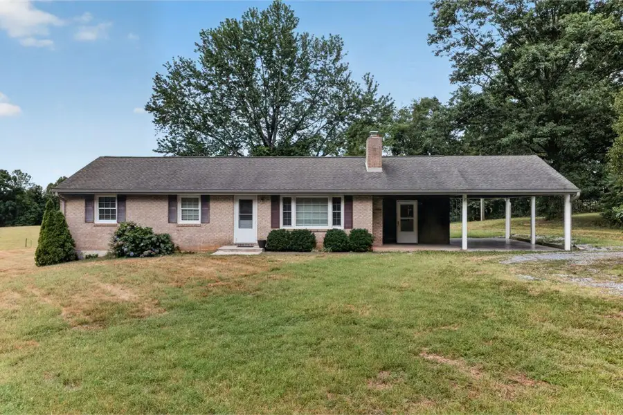 1069 Pecks Rd, Bedford, VA 24523 - #2