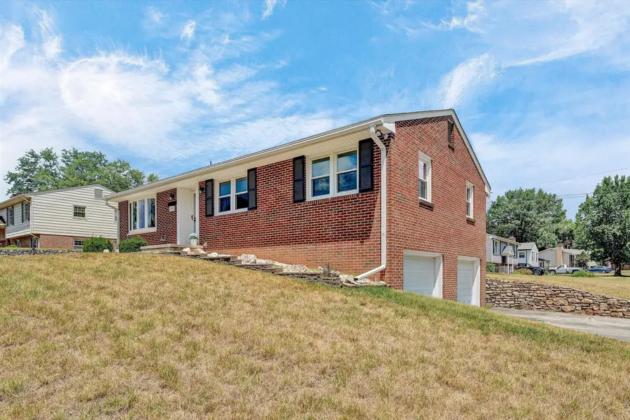 404 Westland St, Salem, VA 24153 - #3