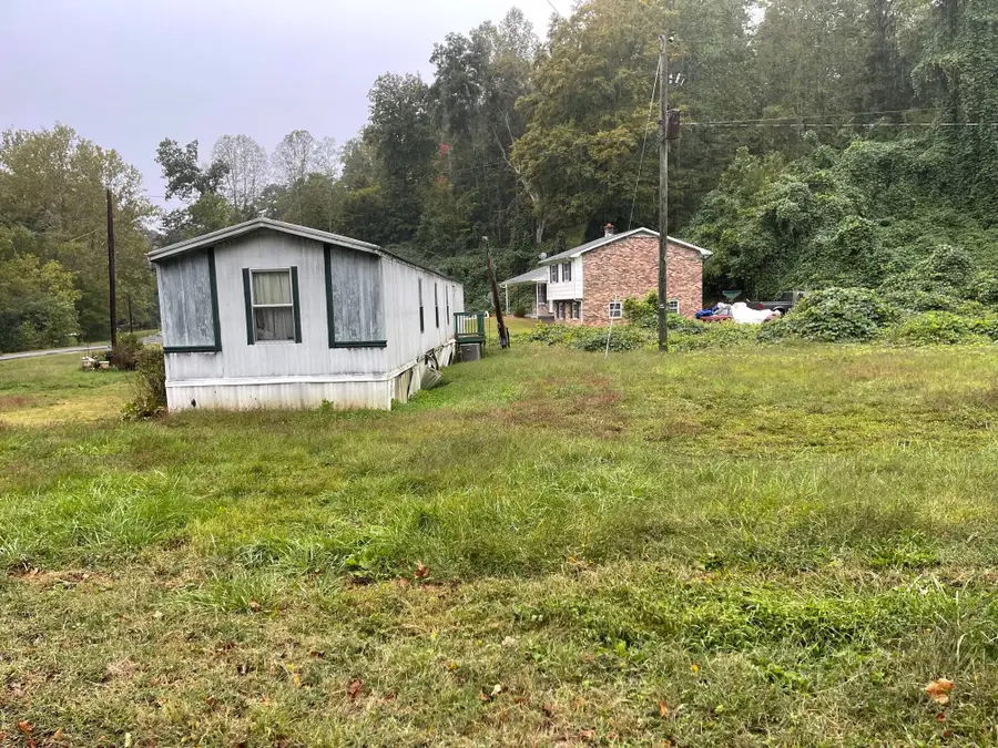 965 Carson Dr, Bassett, VA 24055 - #2