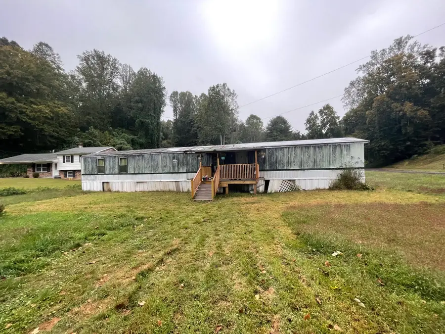 965 Carson Dr, Bassett, VA 24055 - #3