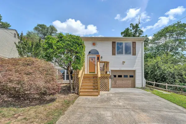 716 S Maple St, Vinton, VA 24179