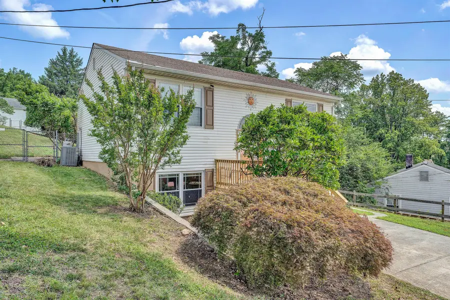 716 S Maple St, Vinton, VA 24179 - #3