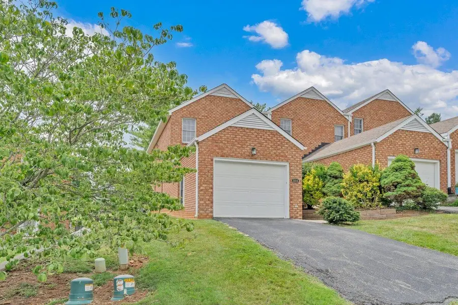 5014 Fairfax Pl, Roanoke, VA 24018 - #2