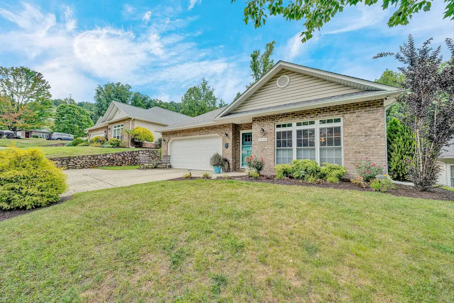 6034 Brahma Rd, Roanoke, VA 24018 - #3