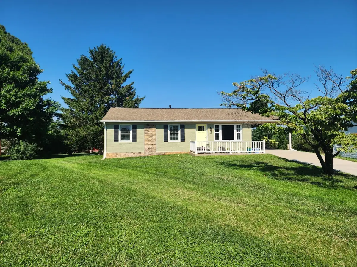 1062 Blandford Ave, Vinton, VA 24179 - #1