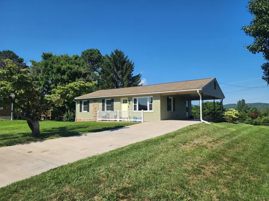 1062 Blandford Ave, Vinton, VA 24179 - #2