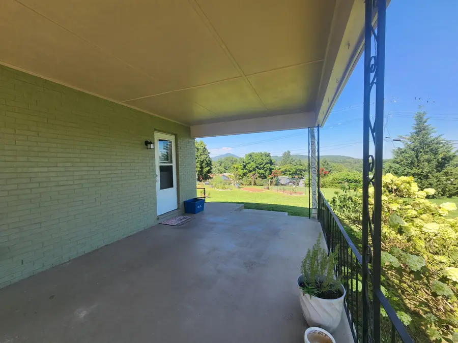 1062 Blandford Ave, Vinton, VA 24179 - #3